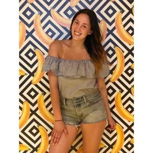 Meet your Posher, Stacy